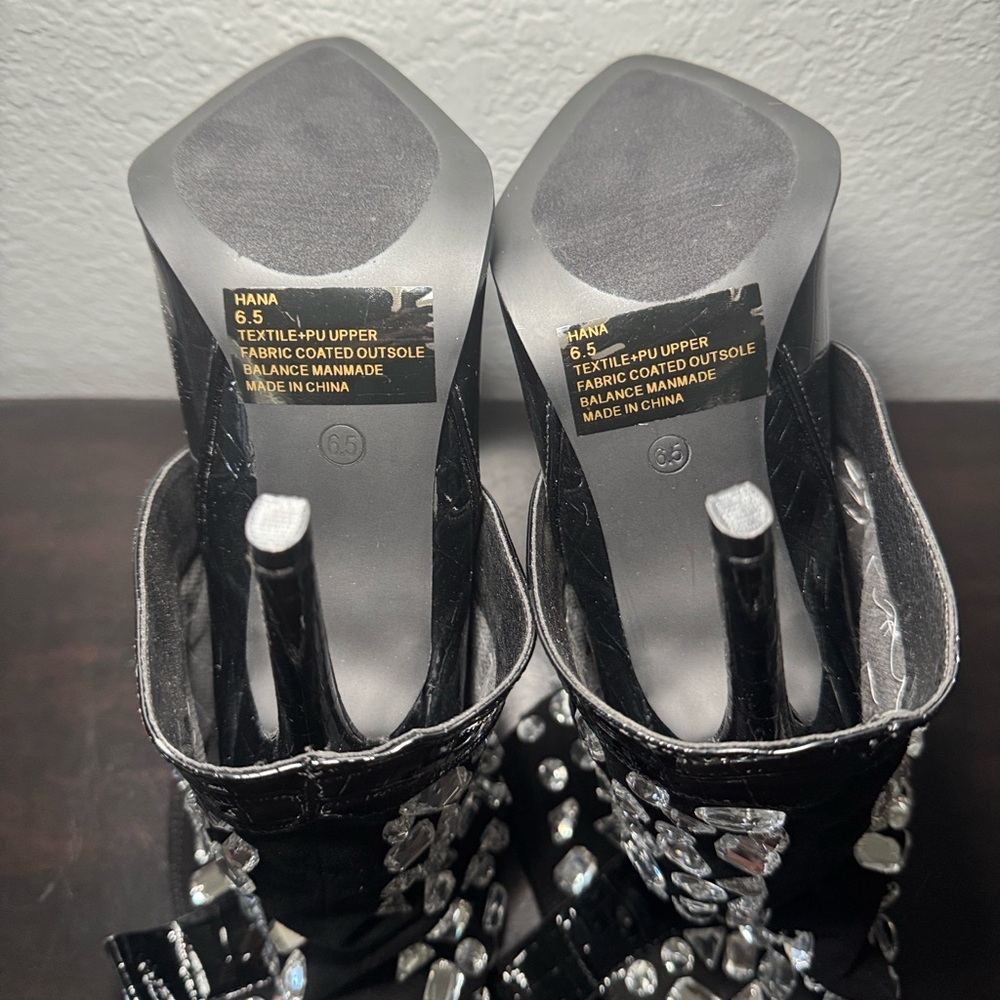 Lauren Lorraine Black and Silver Heeled Cowboy Boots - Picture 7 of 9
